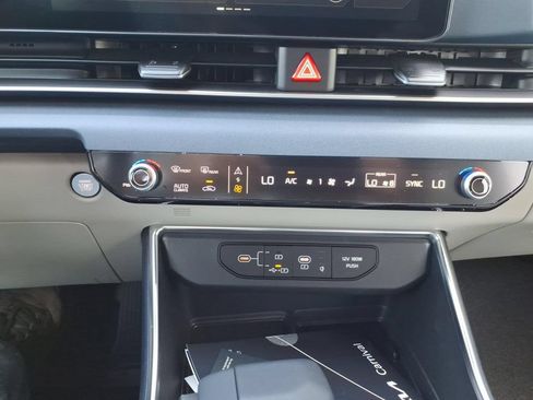 New 2026 Kia Carnival EX FWD image 16