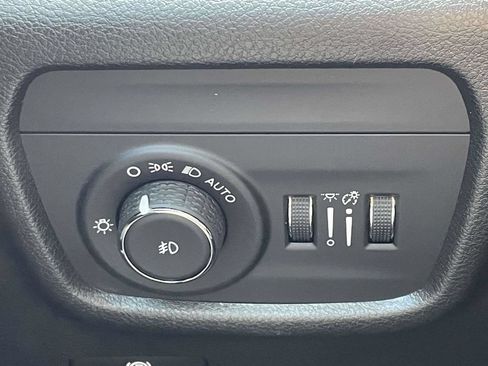 Certified 2023 Jeep Grand Cherokee L Limited AWD/4WD image 32