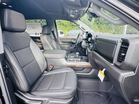 New 2026 Chevrolet Silverado 1500 RST w/ Dark Appearance Package image 6