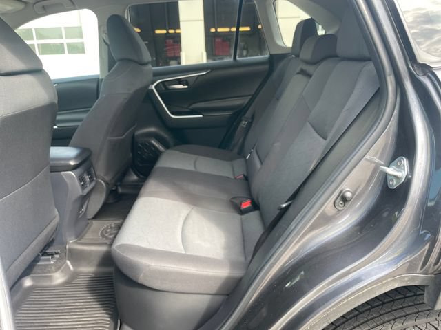 Used 2025 Toyota RAV4 XLE AWD/4WD image 28
