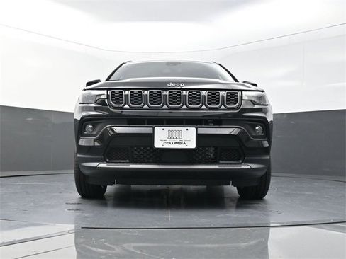 New 2026 Jeep Compass Latitude image 18