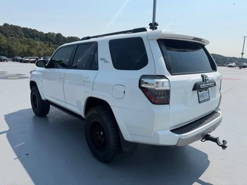 Used 2022 Toyota 4Runner TRD Off-Road AWD/4WD image 5