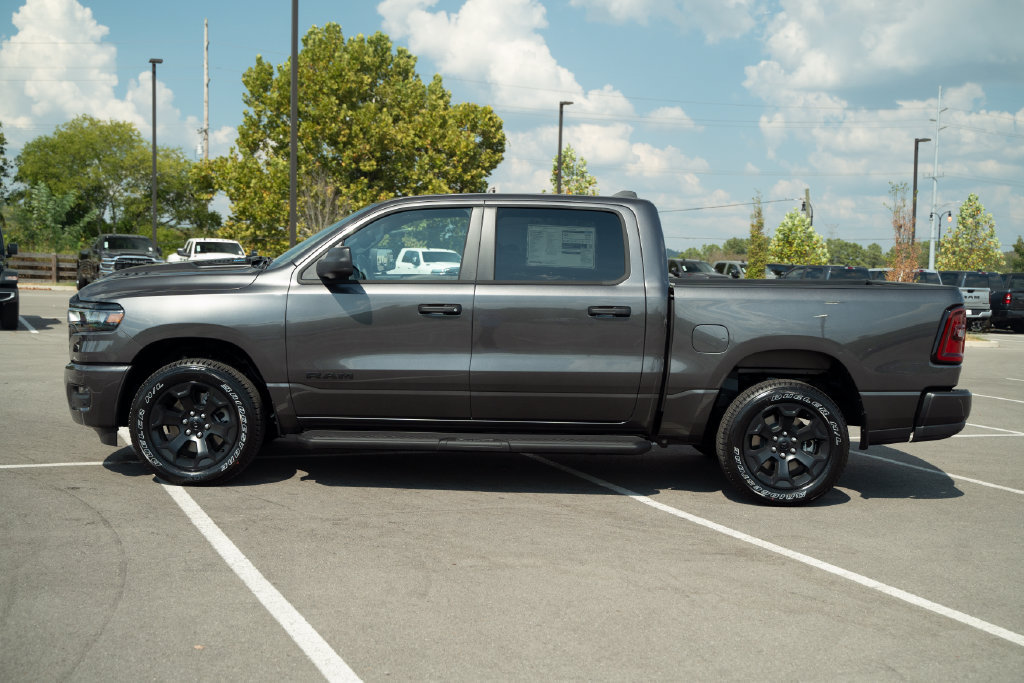 New 2027 RAM 1500 Express AWD/4WD image 4