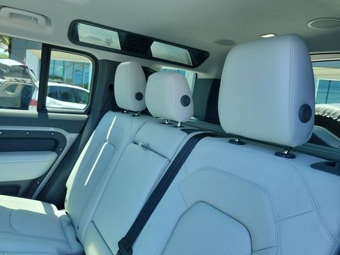 New 2026 Land Rover Defender 110 X-Dynamic SE AWD/4WD image 14