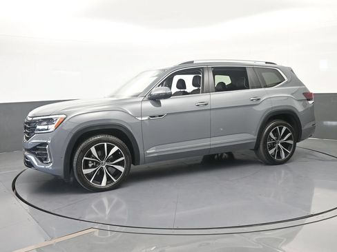 Used 2025 Volkswagen Atlas SEL Premium R-Line AWD/4WD image 2