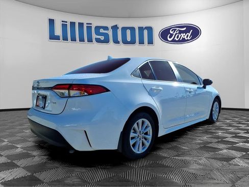 Used 2024 Toyota Corolla LE w/ LE Convenience Package image 6