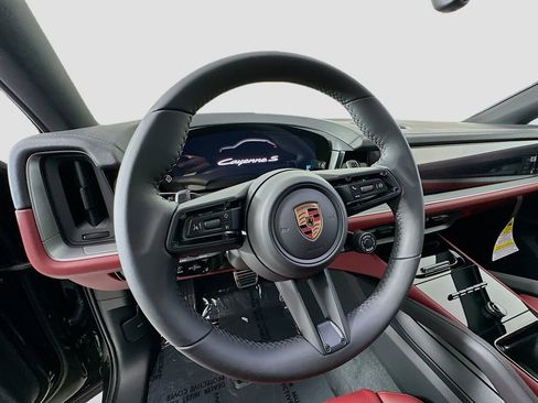 New 2026 Porsche Cayenne S image 12