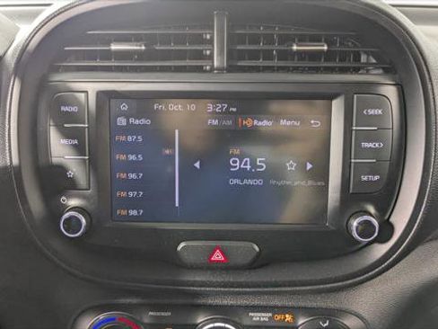 Used 2023 Kia Soul LX image 22