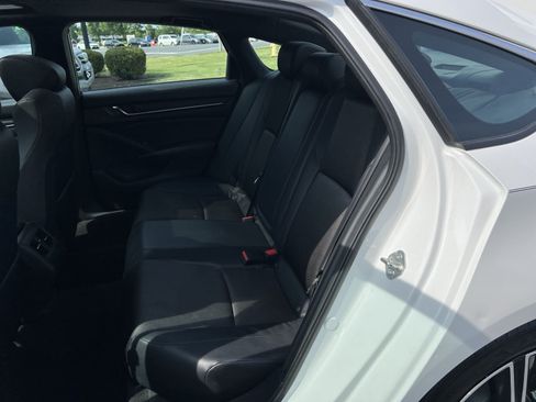 Used 2018 Honda Accord Sport image 24