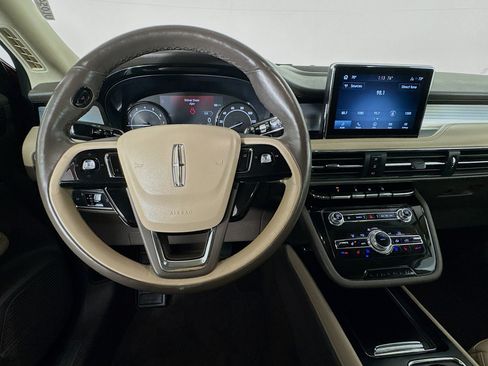 Used 2022 Lincoln Corsair FWD w/ Premium Package image 10