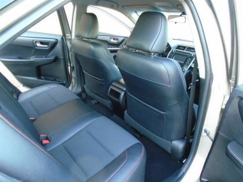 Used 2016 Toyota Camry SE image 13