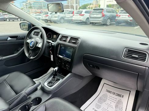 Used 2014 Volkswagen Jetta SE FWD image 32