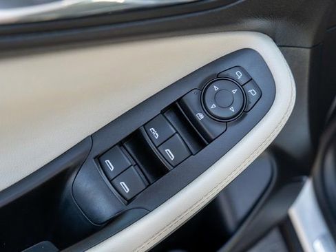 Used 2023 Buick Encore GX Preferred w/ Cold Weather Comfort Package FWD image 19