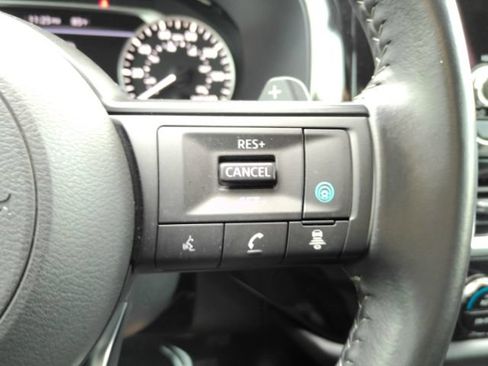 Used 2025 Nissan Pathfinder SV FWD image 37
