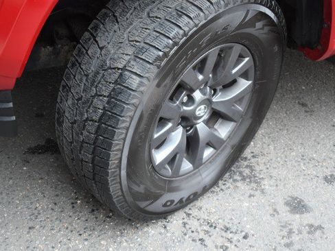 Certified 2023 Toyota Tacoma SR5 AWD/4WD image 11