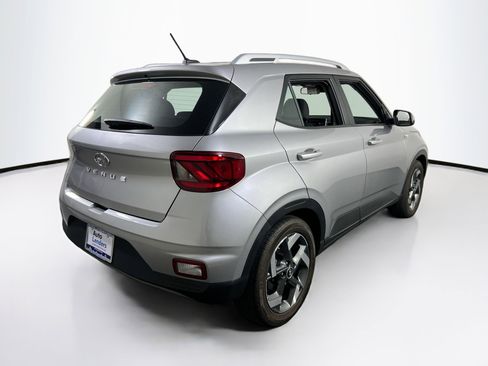 Used 2023 Hyundai Venue SEL w/ Cargo Package FWD image 5