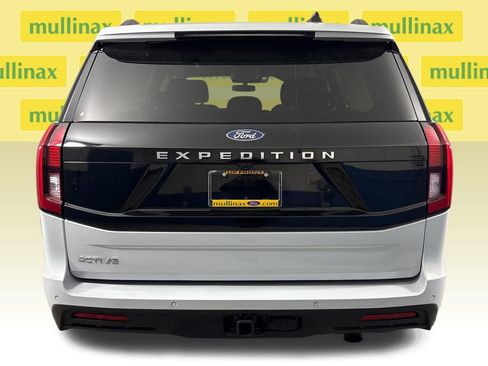 Certified 2025 Ford Expedition Active image 30