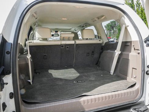 Used 2016 Lexus GX 460 w/ Premium Package image 32