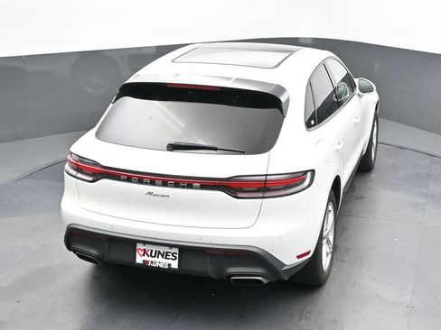Used 2024 Porsche Macan AWD/4WD image 36