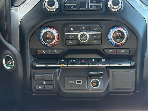 Used 2019 GMC Sierra 1500 SLE w/ SLE Value Package AWD/4WD image 16