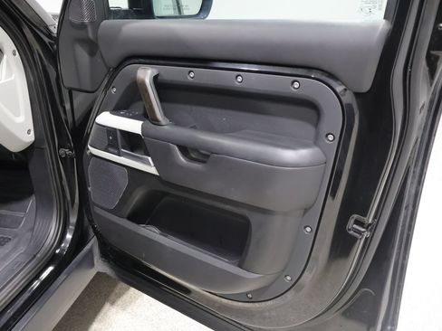 Used 2020 Land Rover Defender 110 HSE AWD/4WD image 20