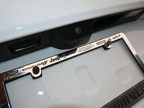 Used 2024 Jeep Grand Cherokee Limited image 43