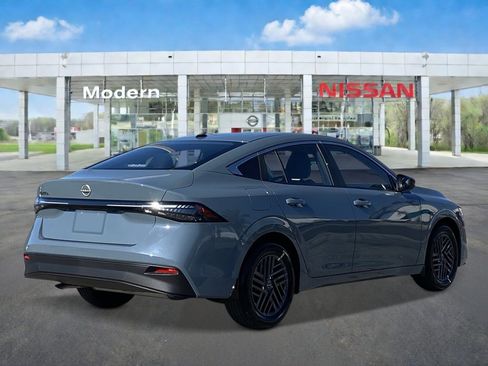 New 2027 Nissan Sentra SV w/ Floor Mat Package FWD image 4