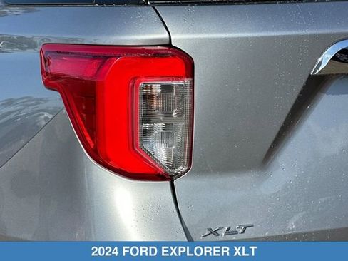 Used 2024 Ford Explorer XLT w/ Class IV Trailer Tow Package AWD/4WD image 30