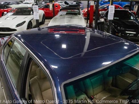 Used 1990 BMW 735i image 14