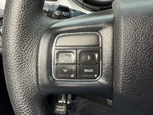 Used 2019 Dodge Journey SE image 33