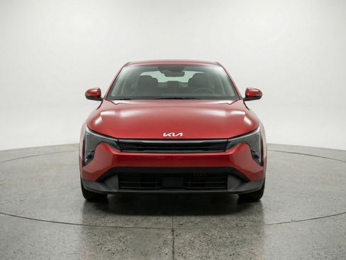 Used 2025 Kia K4 FWD image 2