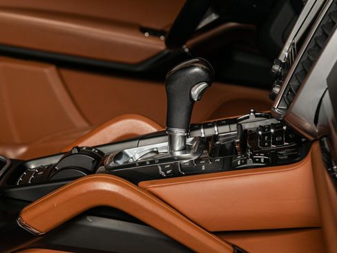 Used 2018 Porsche Cayenne S image 26