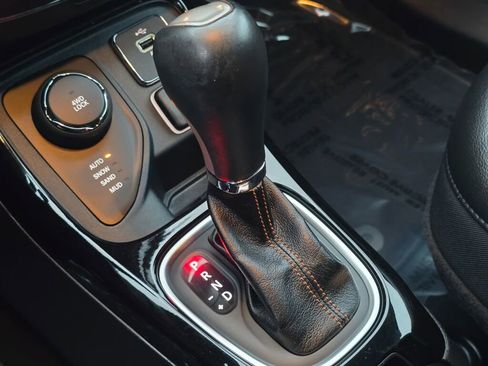 Used 2018 Jeep Compass Limited w/ Navigation Group image 25