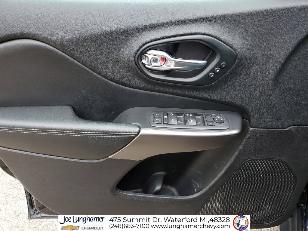 Used 2020 Jeep Cherokee Limited AWD/4WD image 22