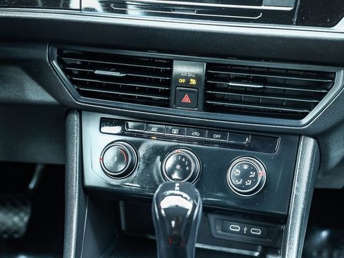 Used 2023 Volkswagen Jetta S image 19