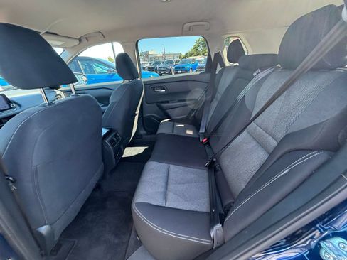 Used 2025 Nissan Rogue SV FWD image 28