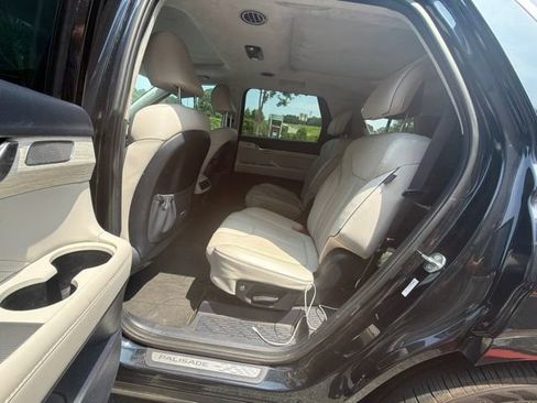 Used 2023 Hyundai Palisade Calligraphy w/ Winter Package FWD image 7