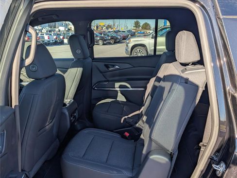 New 2026 Chevrolet Traverse LT image 11