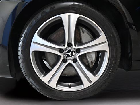 Used 2020 Mercedes-Benz E 350 4MATIC Sedan w/ Premium Package image 31