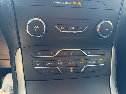 Used 2020 Ford Edge SEL w/ Convenience Package image 17