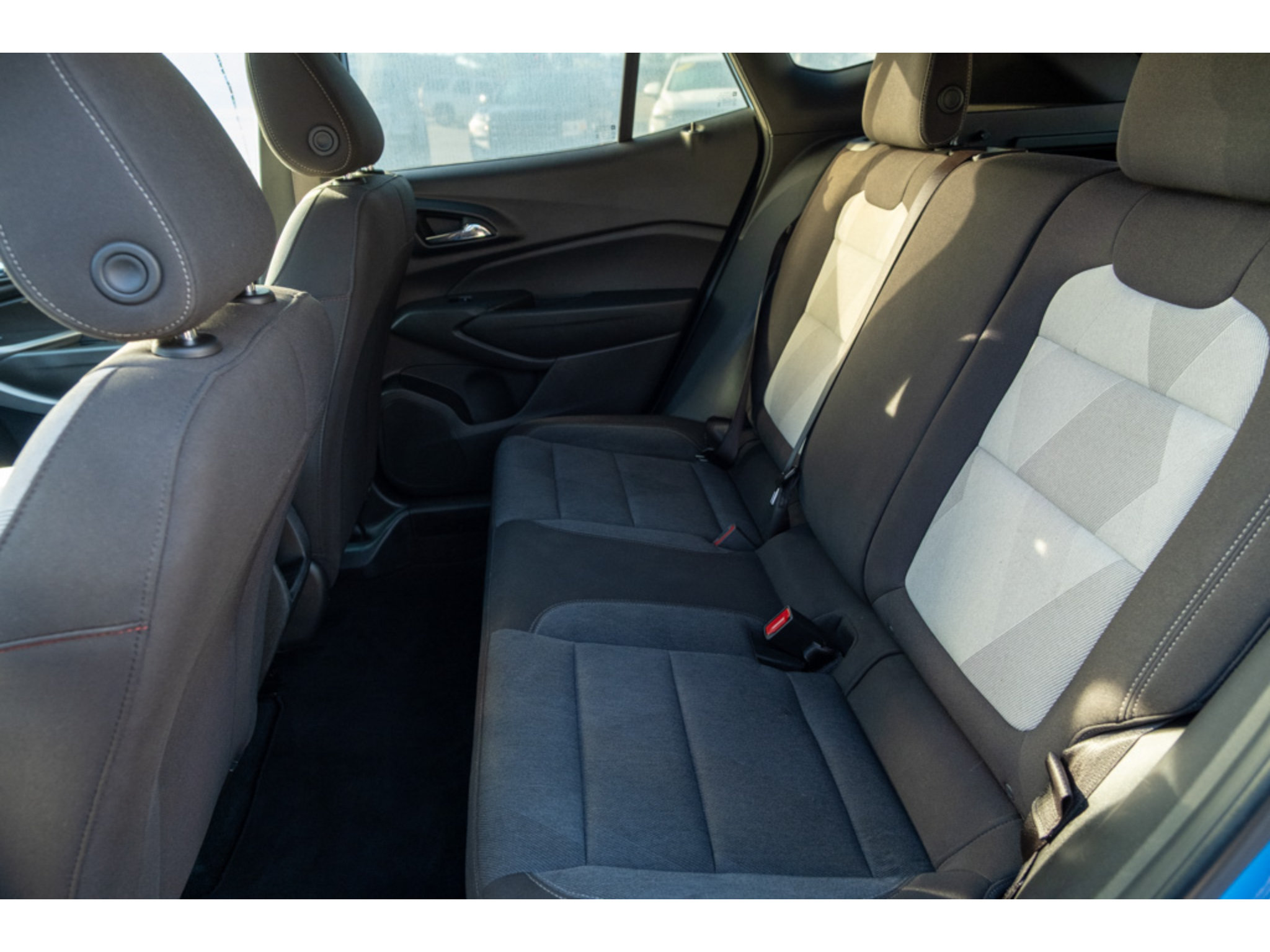 Used 2024 Chevrolet Trax RS w/ Sunroof Package FWD image 13