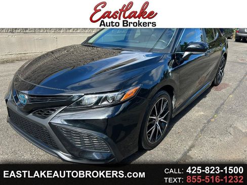 Used 2022 Toyota Camry SE w/ Audio Upgrade Package FWD image 1