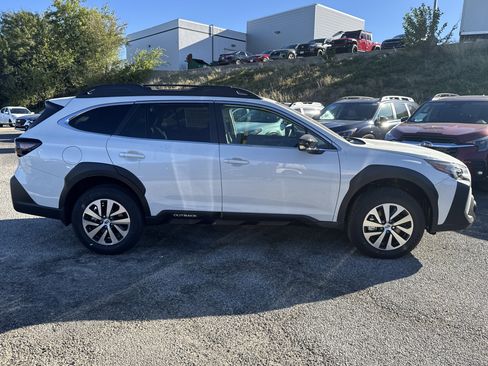 New 2025 Subaru Outback Premium image 2