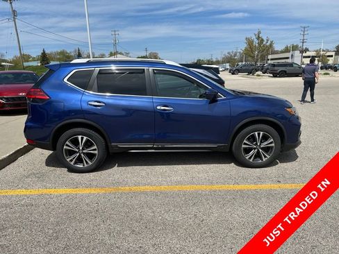 Used 2017 Nissan Rogue SL w/ SL Premium Package AWD/4WD image 4