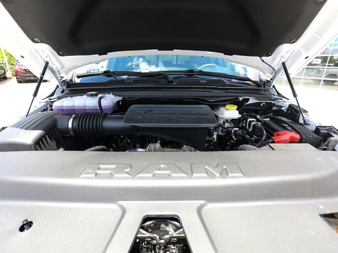 New 2026 RAM 1500 Express AWD/4WD image 19