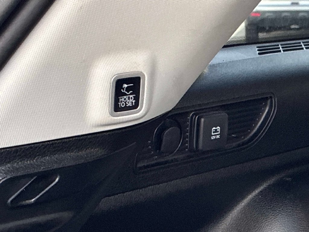 Used 2023 Jeep Grand Cherokee Limited AWD/4WD image 14