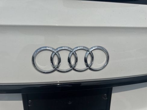 Certified 2025 Audi Q5 2.0T Premium AWD/4WD image 9