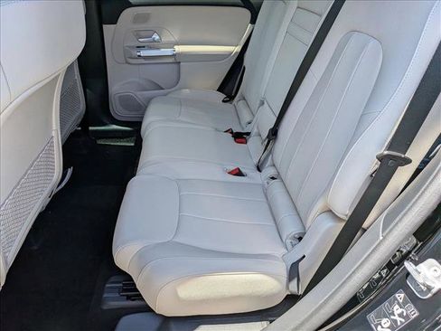 New 2026 Mercedes-Benz GLB 250 image 14