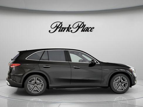 Used 2026 Mercedes-Benz GLC 300 4MATIC image 24