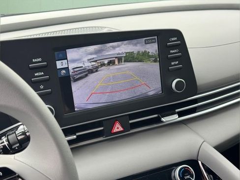 New 2026 Hyundai Elantra Hybrid FWD image 31